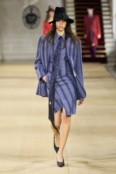 Look 1